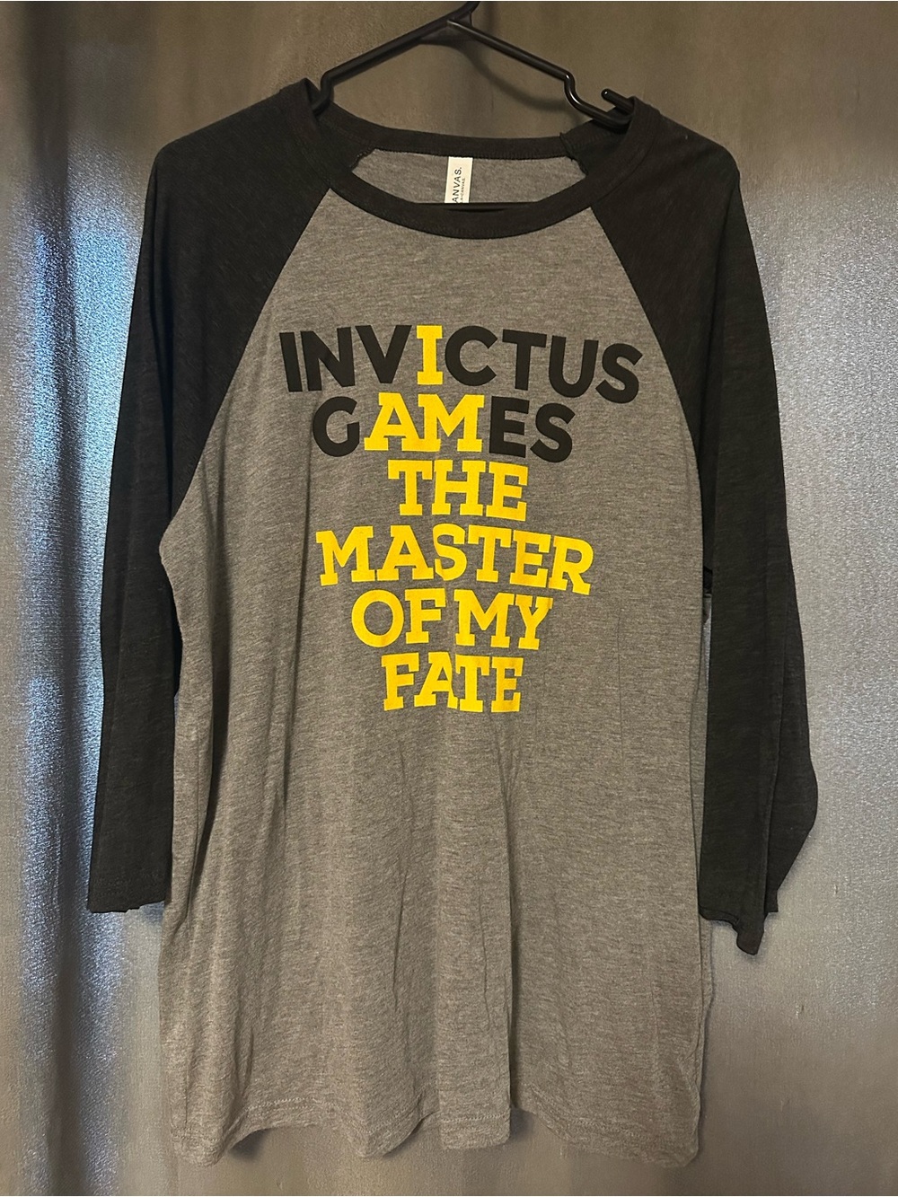 Invictus Games Men's Gray & Black Long Sleeve Raglan Tee with Yellow Graphic